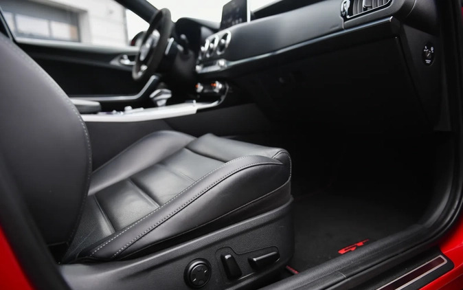Kia Stinger cena 169900 przebieg: 60000, rok produkcji 2018 z Rzeszów małe 781